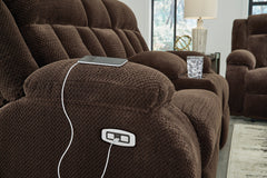 Free Wake - Double Relcining Power Loveseat With Console - Chocolate