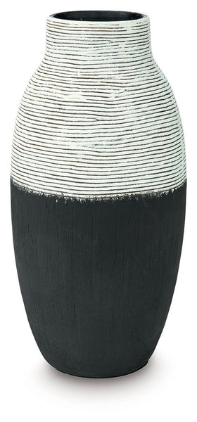 Girtha - Vase