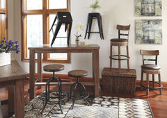 Pinnadel - Swivel Barstool