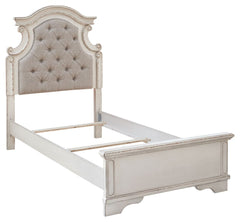 Realyn - Panel Bed
